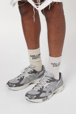 CLEAN CREAM SOCKS