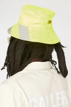 TOXIC BUCKET HAT
